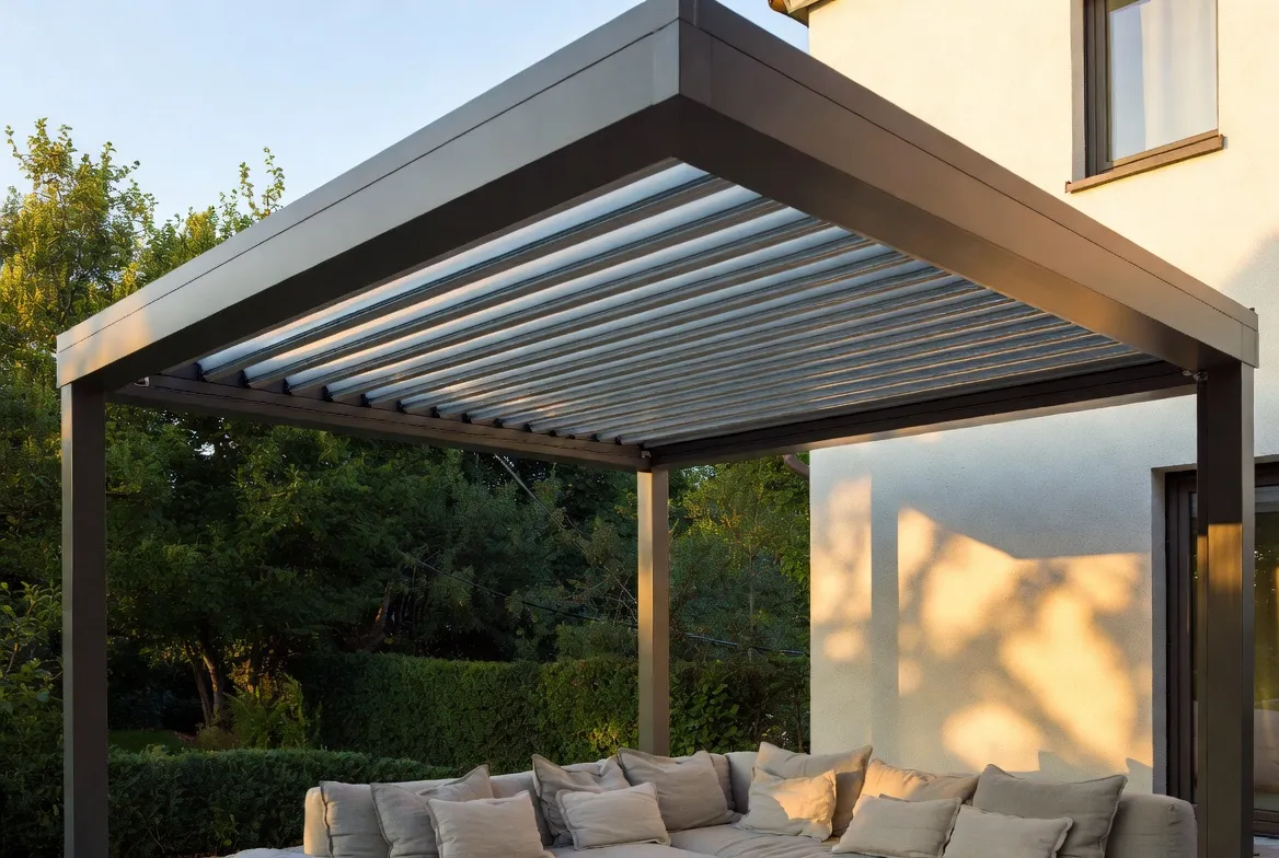 Bioklimatická pergola: terasa, která funguje po celý rok